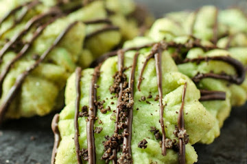 Chocolate Mint Shortbread Cookies