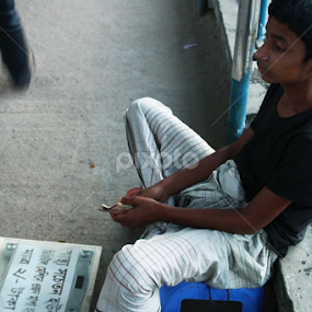 Life Around Two Taka by Syed Hasibul Hasan - People Street & Candids