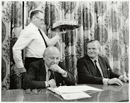 Den Uyl neemt afscheid van de parlementaire pers