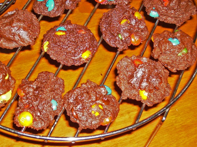 [M&M Chocolate Cookies6[3].jpg]