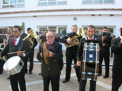 La Banda tocando en el interior del Centro de Asistencia de Minusválidos Físicos en la DIANA del 27/09/08 de la Feria de Pozoblanco