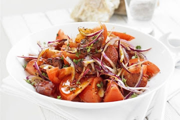 Chorizo & tomato salad