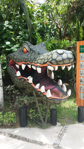 Giant Crocodile Head