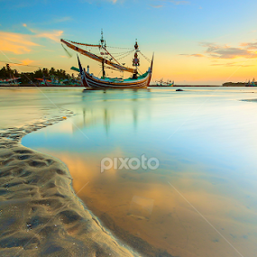 Perancak Bay by Gus Mang Ming - Landscapes Travel