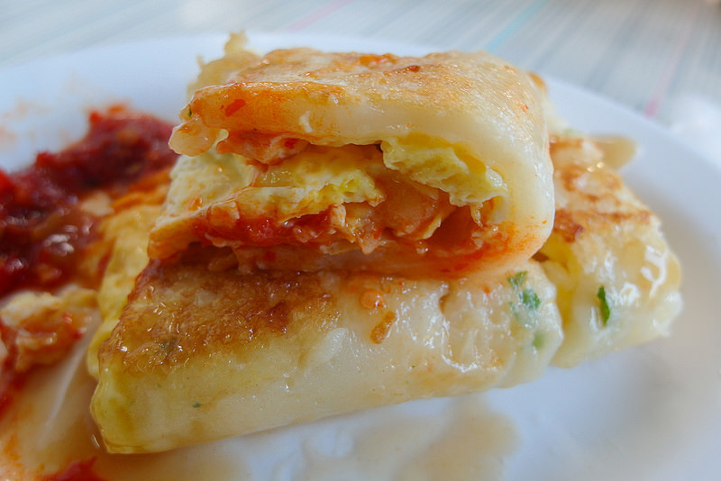 杏仁世家 運將最愛的巷內早餐，不喝杏仁茶~ 來吃美味的蛋餅!