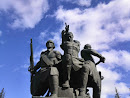 Памятник героям Октябрьской Революции