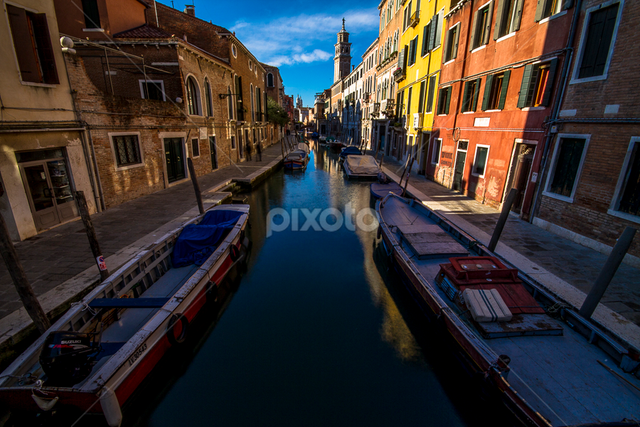 Lights and shadows by Federico Lenzi - City,  Street & Park Vistas