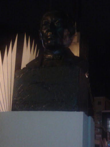 Busto Benito Juarez Uni O&M