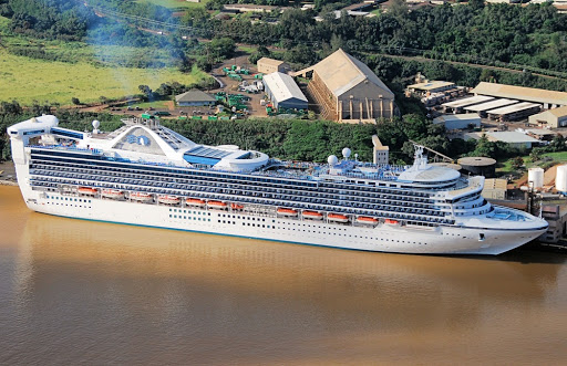 Golden-Princess-Nawiliwili-Kauai - Golden Princess docked in Nawiliwili Bay, Kauai.