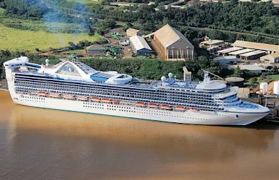 Golden Princess docked in Nawiliwili Bay, Kauai.