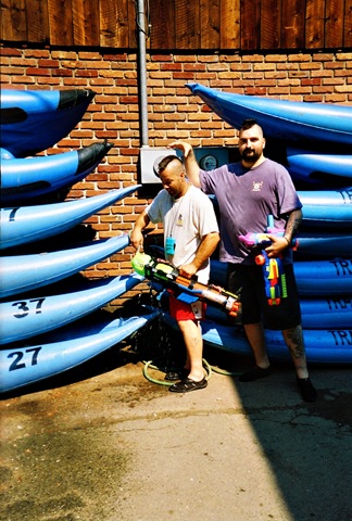 [2008rafting0101[1].jpg]