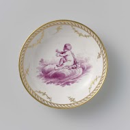 Schotel met een putto op wolken