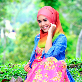 by Wan Azizul Azar Aziz - People Portraits of Women