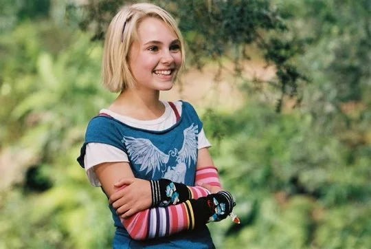 AnnaSophia Robb in BRIDGE TO TERABITHIA_jpg