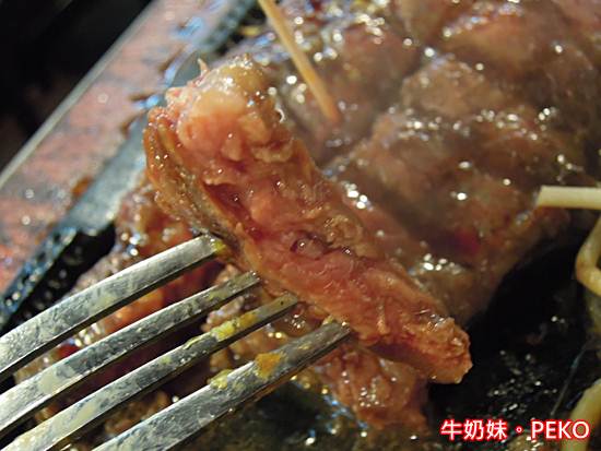 牛仔部落火烤厚切牛排~香蒜吐司、沙拉吧吃到飽