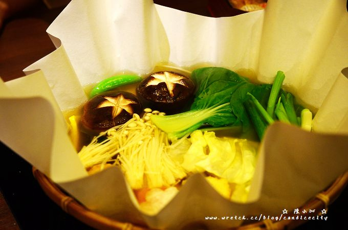 《信義》和食上都 – 特別的紙火鍋，吃了有滿滿的元氣!!