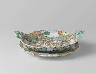 Fruittest van veelkleurig beschilderde faïence