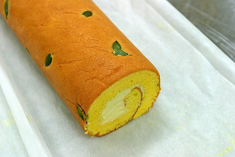 かぼちゃのロールケーキ 沖縄の自然食ビッフェレストラン ケータリング だいこんの花 ブログ