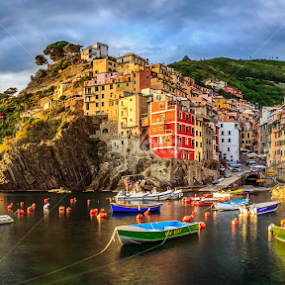 Riomaggiore by Zoltan Duray - Landscapes Waterscapes