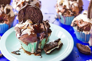 Boozy Mud Pie Cupcakes