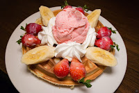 橋品氏CHARMING Waffle Cafe