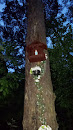 Puszczykowo - Kapliczka w lesie