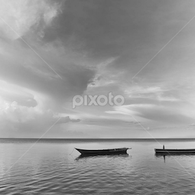 Tanjung Kasuari, Distrik Sorong barat, Papua by Ully Zoelkarnain - Transportation Boats