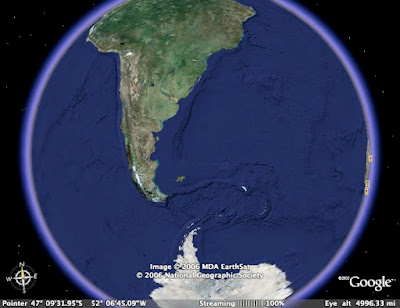Relationship of the Antarctic Peninsula to the continent of South America. Between lies the Drake Passage.