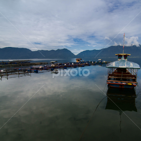 Maninjau by Vitto Arvin - Landscapes Waterscapes