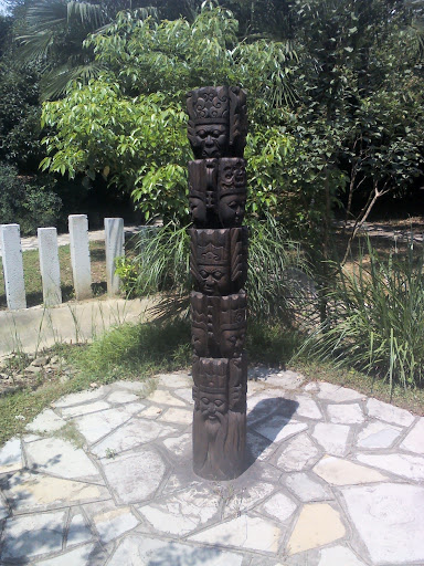 木雕柱子
