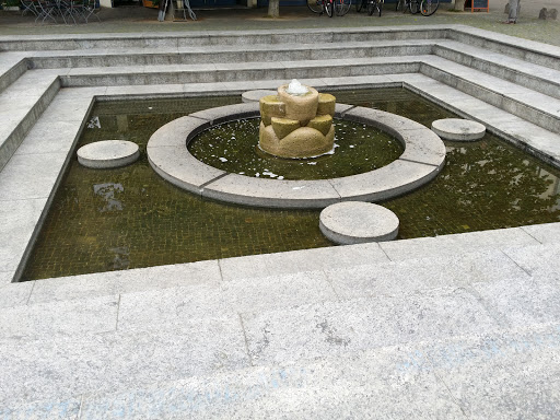 Brunnen vor Moccachili