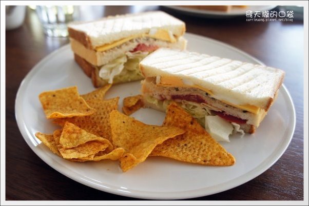 【台中早午餐】沐果咖啡。環境非常舒適，餐點略顯普通