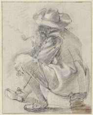 Laag gezeten pijprokende man op de rug gezien