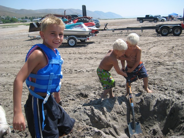[2005--07-17  Bear Lake 010[1].jpg]