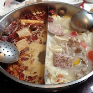 小蒙牛頂級麻辣養生鍋