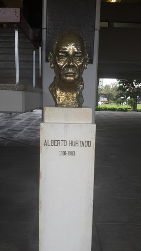 Busto De Alberto Hurtado