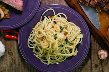 21-Clove Garlic Spaghetti