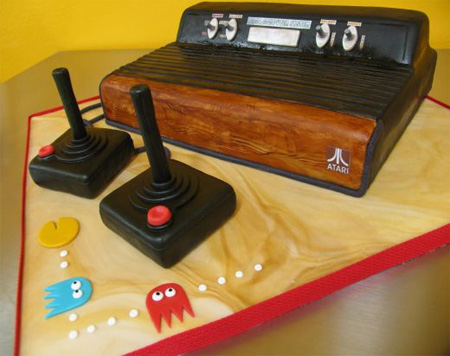 Atari_console_cake_full