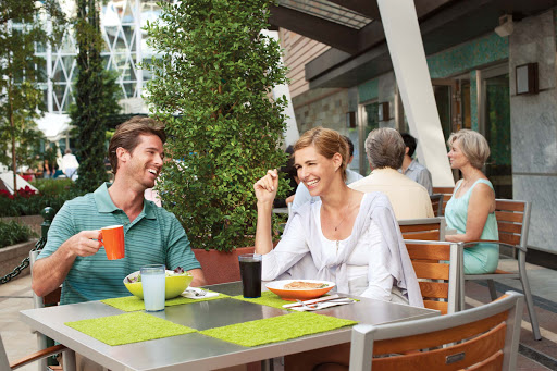 Stop by lunch or a mid-day meal at the deli-style cafe Park Café during your cruise on Allure of the Seas.