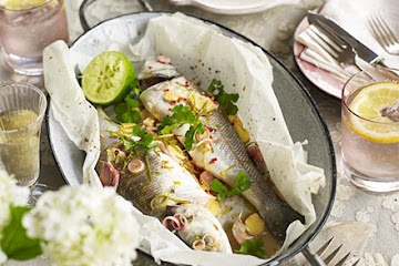 Sea bass en papillote with Thai flavours