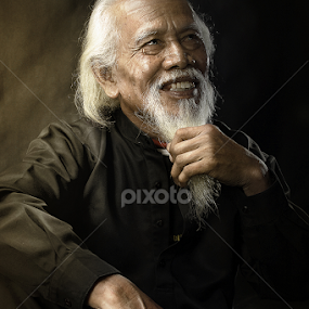 by Yuz Yuyuz - People Portraits of Men