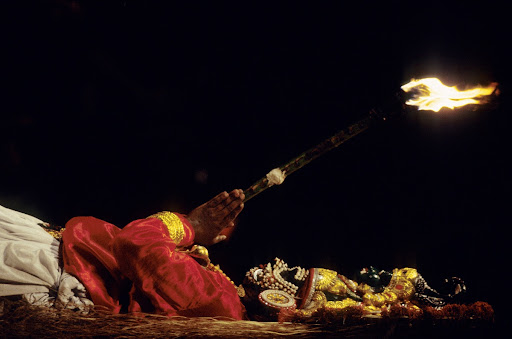 Communiquer avec lu0027invisible - Maison des Cultures du Monde 