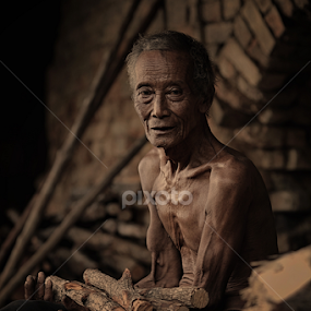by Indra Kurniawan - People Professional People