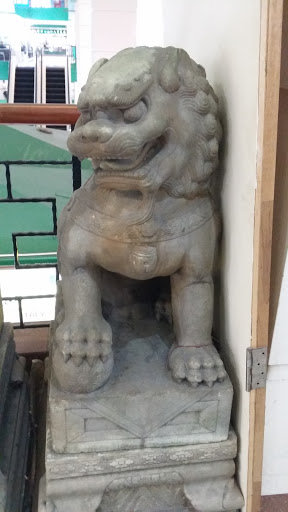 Right Lion Statue at Pearls