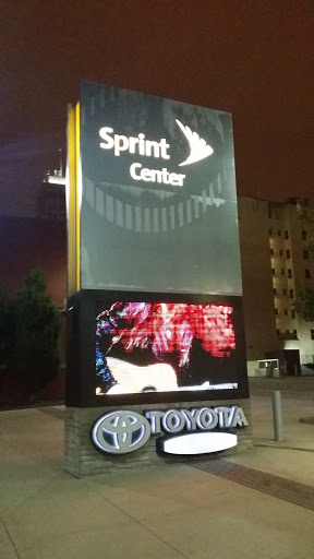 Sprint Center Oak Street Entrance