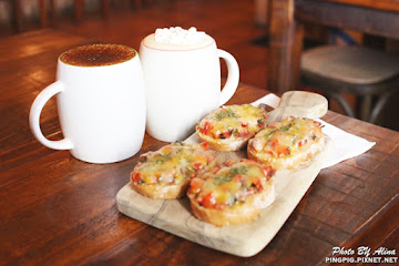 JS Cafe & Bistro