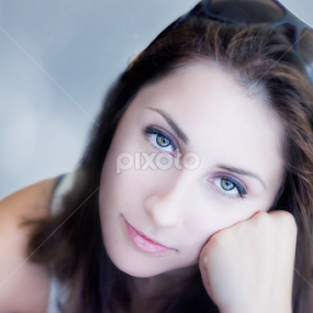 Sunstruck :) by Kiril Krastev - People Portraits of Women