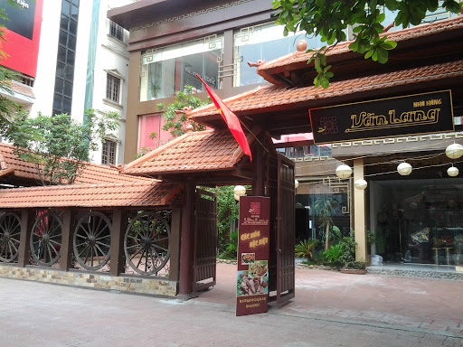 Nhà Hàng Văn Lang