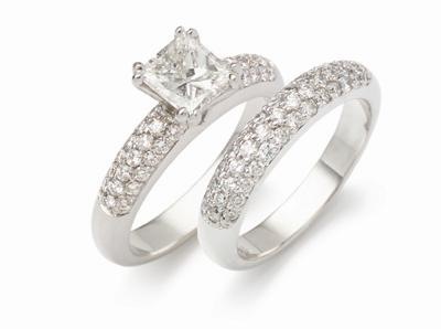[princess_cut_pave_engagement_wedding_ring_set[5].jpg]
