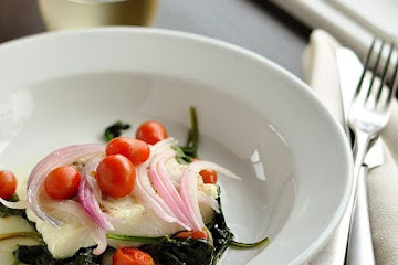 Easy Dinner Recipe: Baked Fish, Spinach, and Tomatoes in Foil Packets